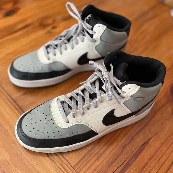 Men’s Nike Basketball Shoes - Picture 5 of 6